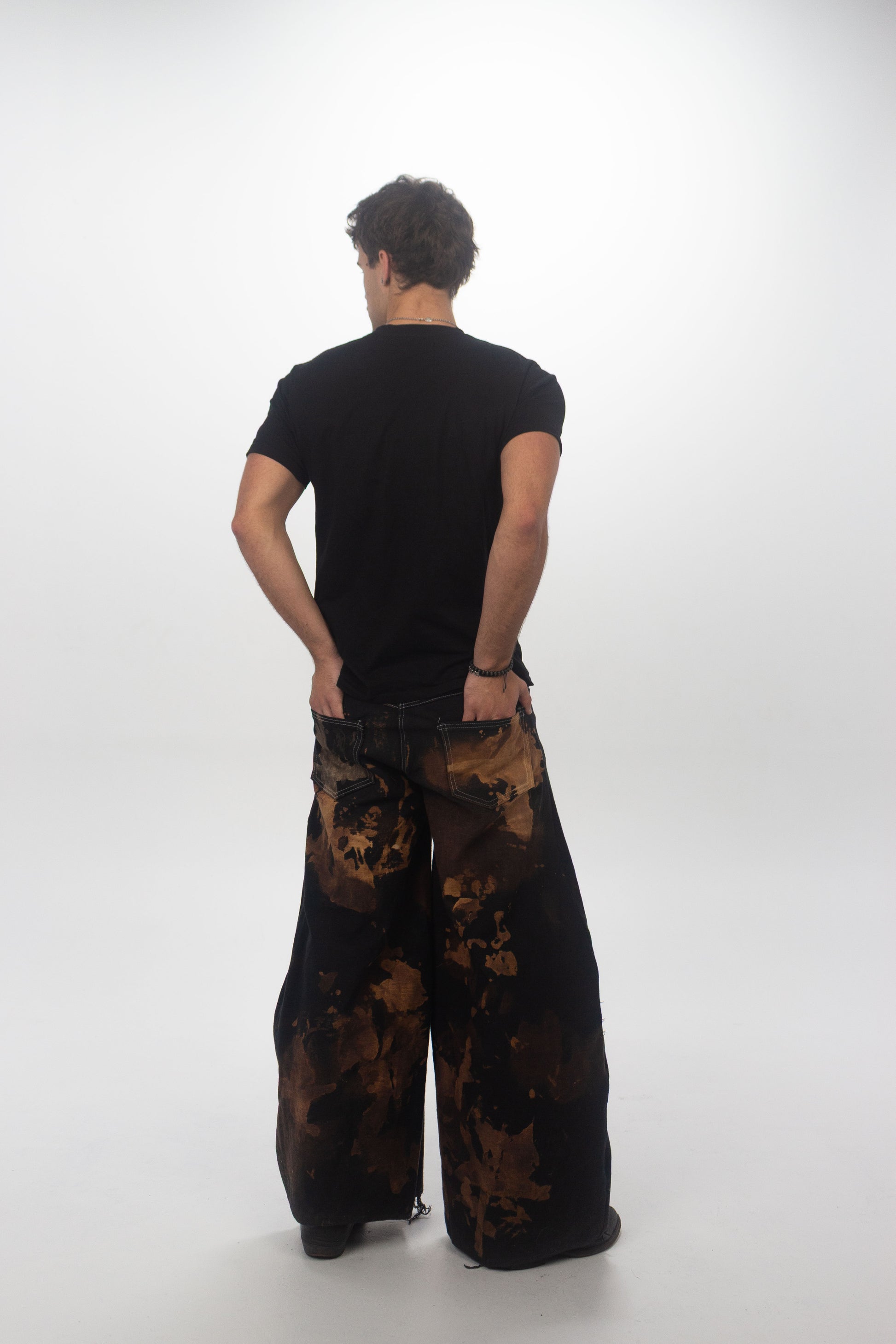 Untouched Bleached Jeans in Black